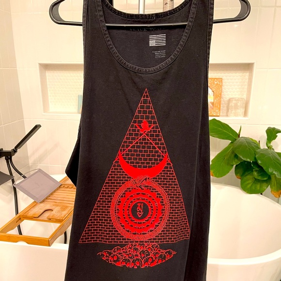 Black scale tank top 2010 xl - Picture 1 of 3
